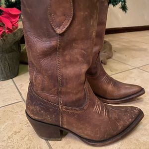 Ariat brown cowboy boots